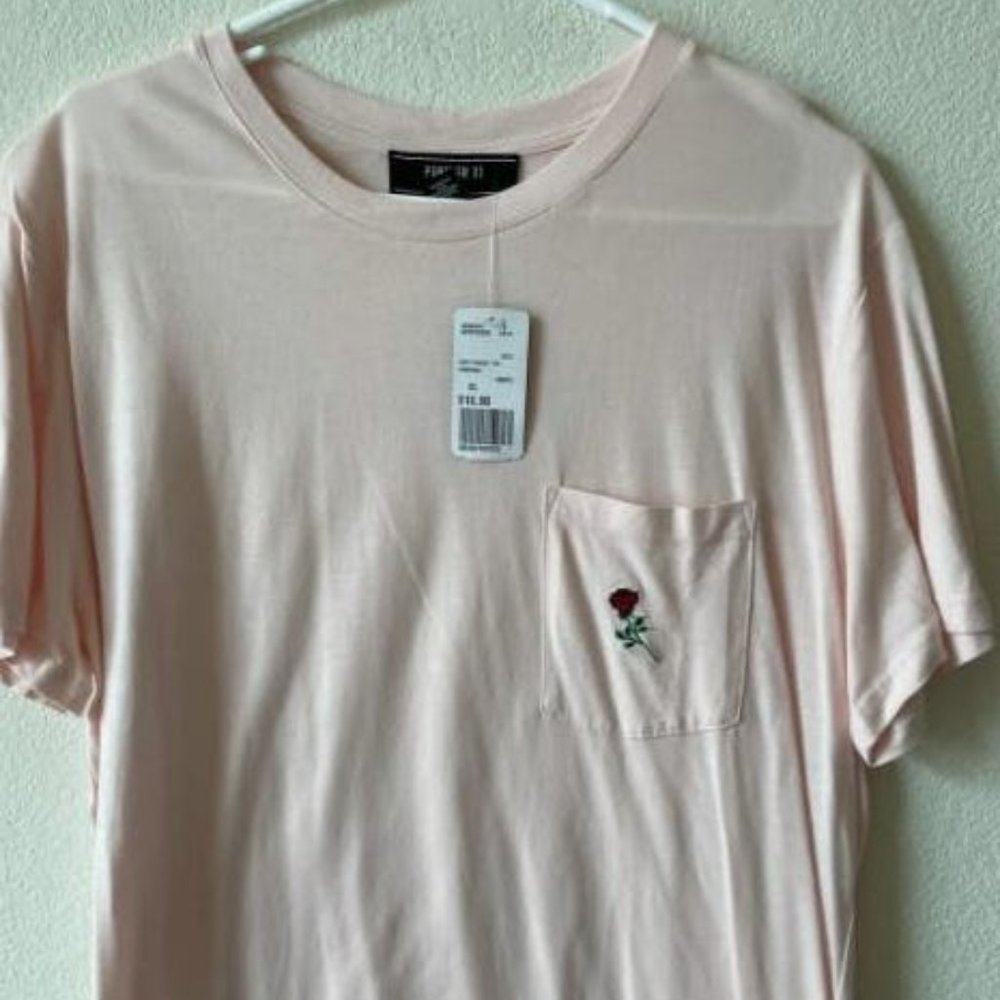 NWT Mens Forever 21 Graphic Rose T Shirt XL